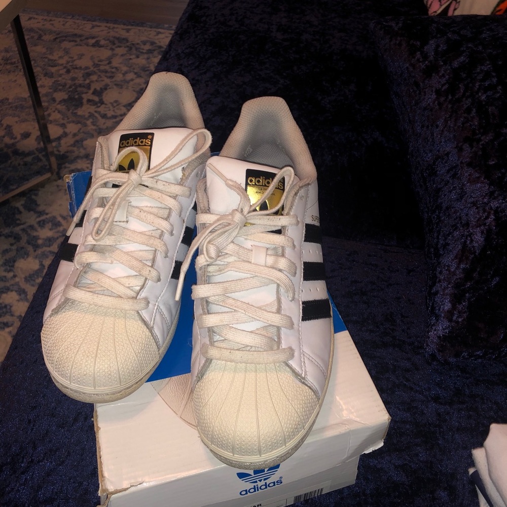 Adidas Superstar Shell toes!